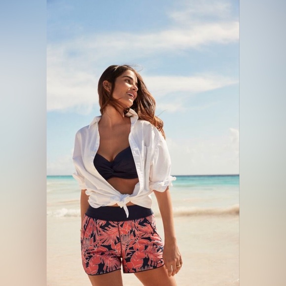 Lands end wrap  black bikini Top 10 D - Picture 2 of 6